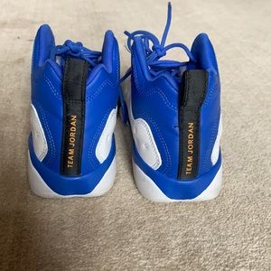 Size 2Y Team Jordan shoes